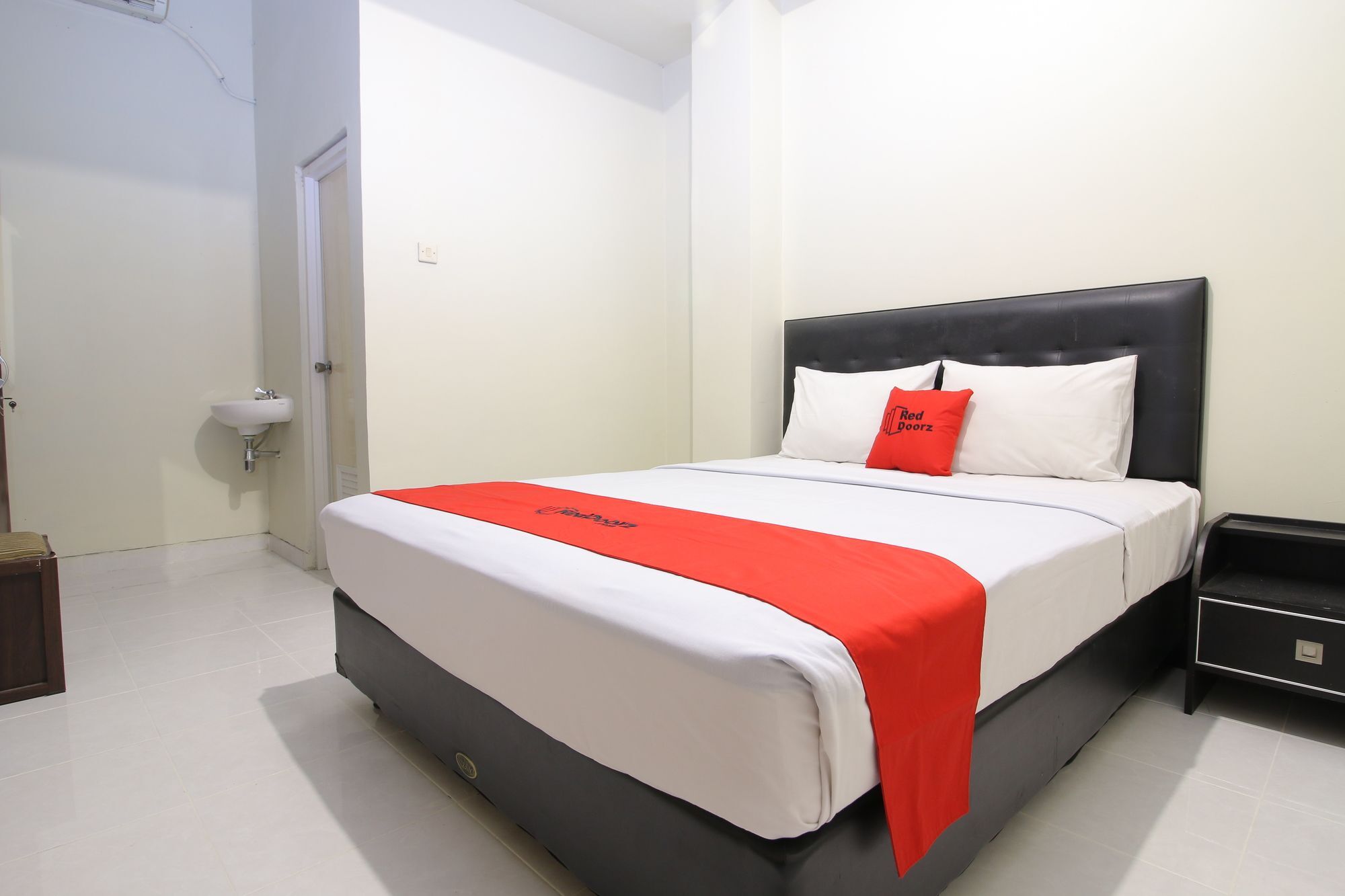 Reddoorz Plus Near Universitas Negeri Yogyakarta Exteriér fotografie