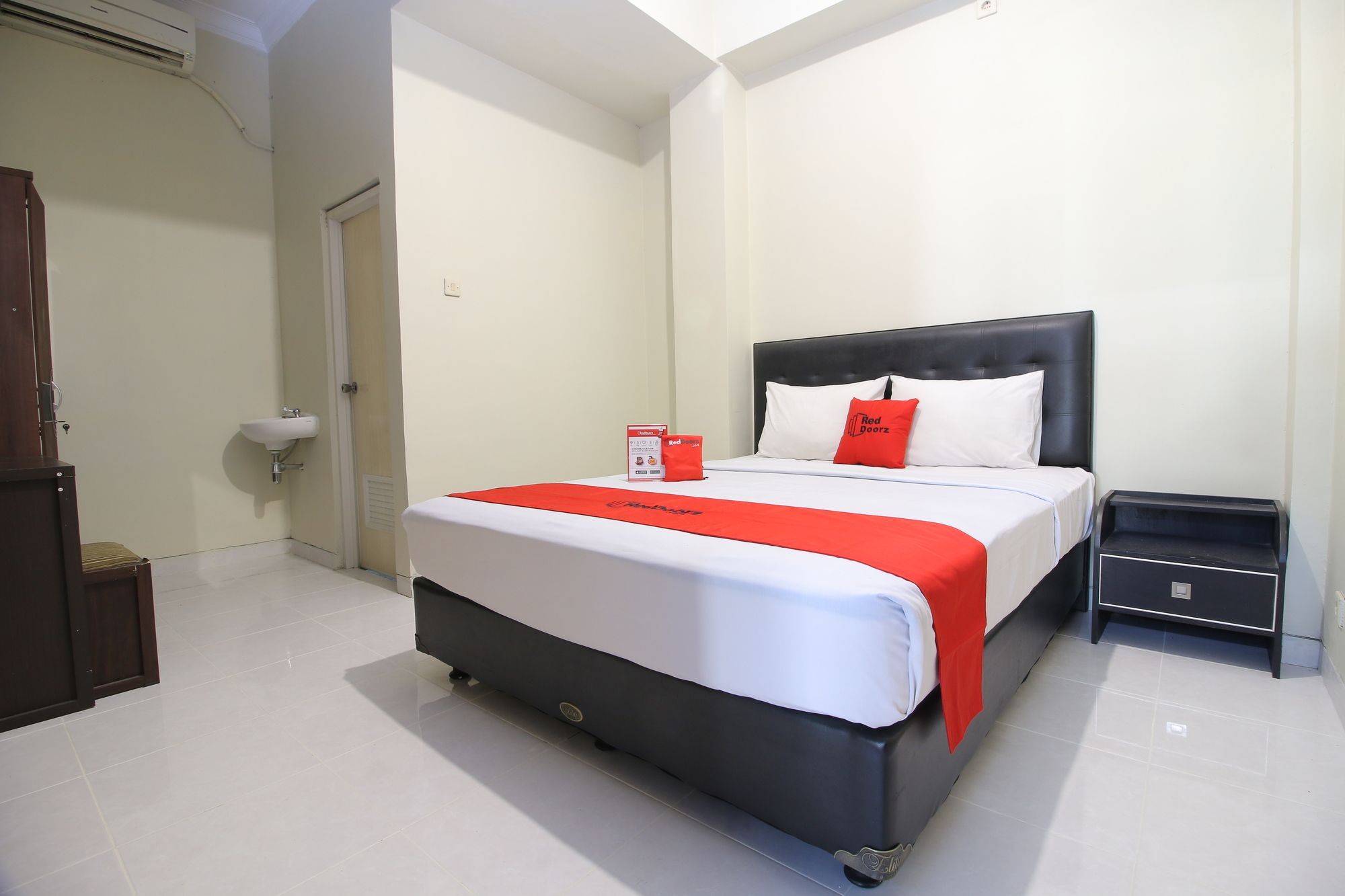Reddoorz Plus Near Universitas Negeri Yogyakarta Exteriér fotografie