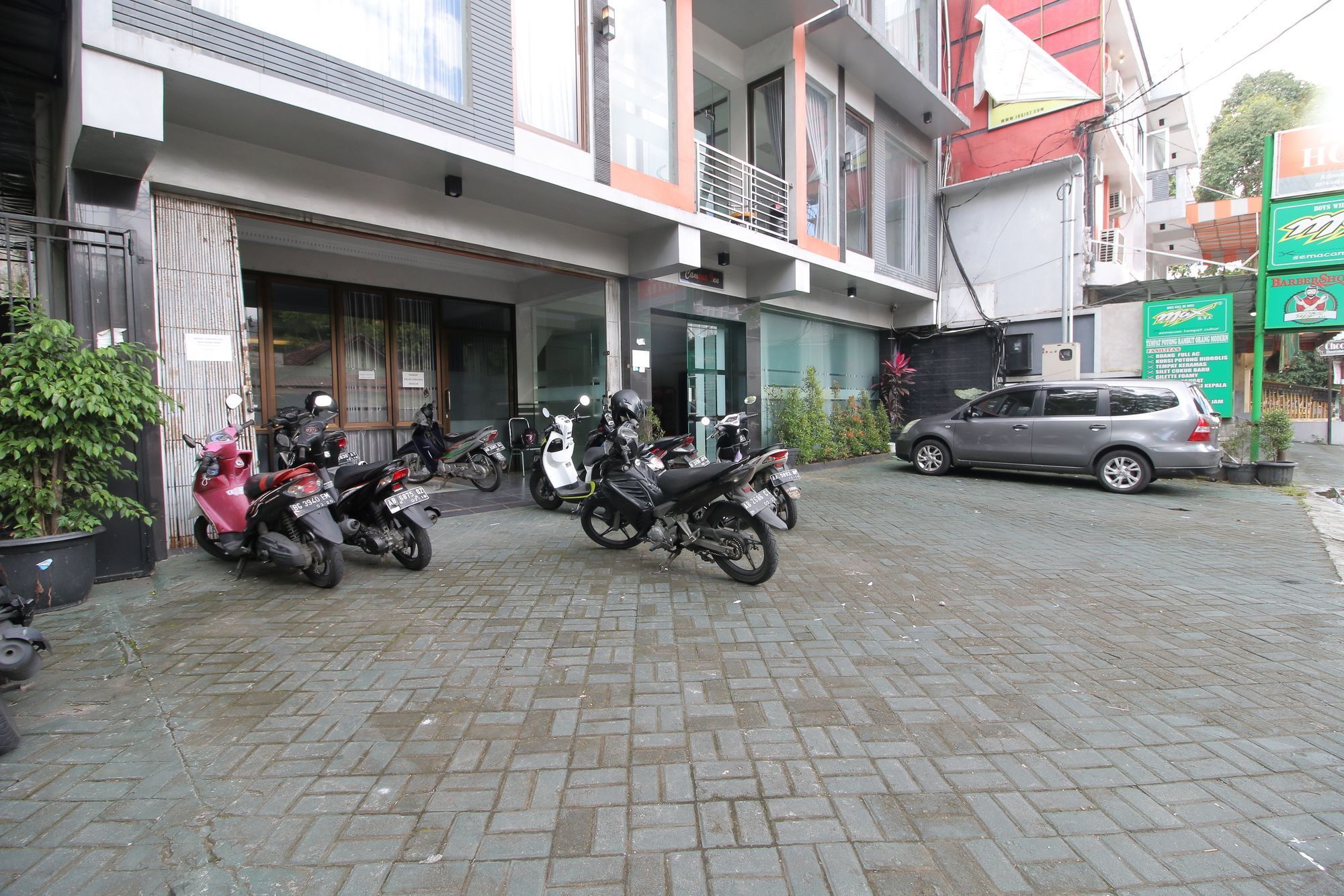 Reddoorz Plus Near Universitas Negeri Yogyakarta Exteriér fotografie